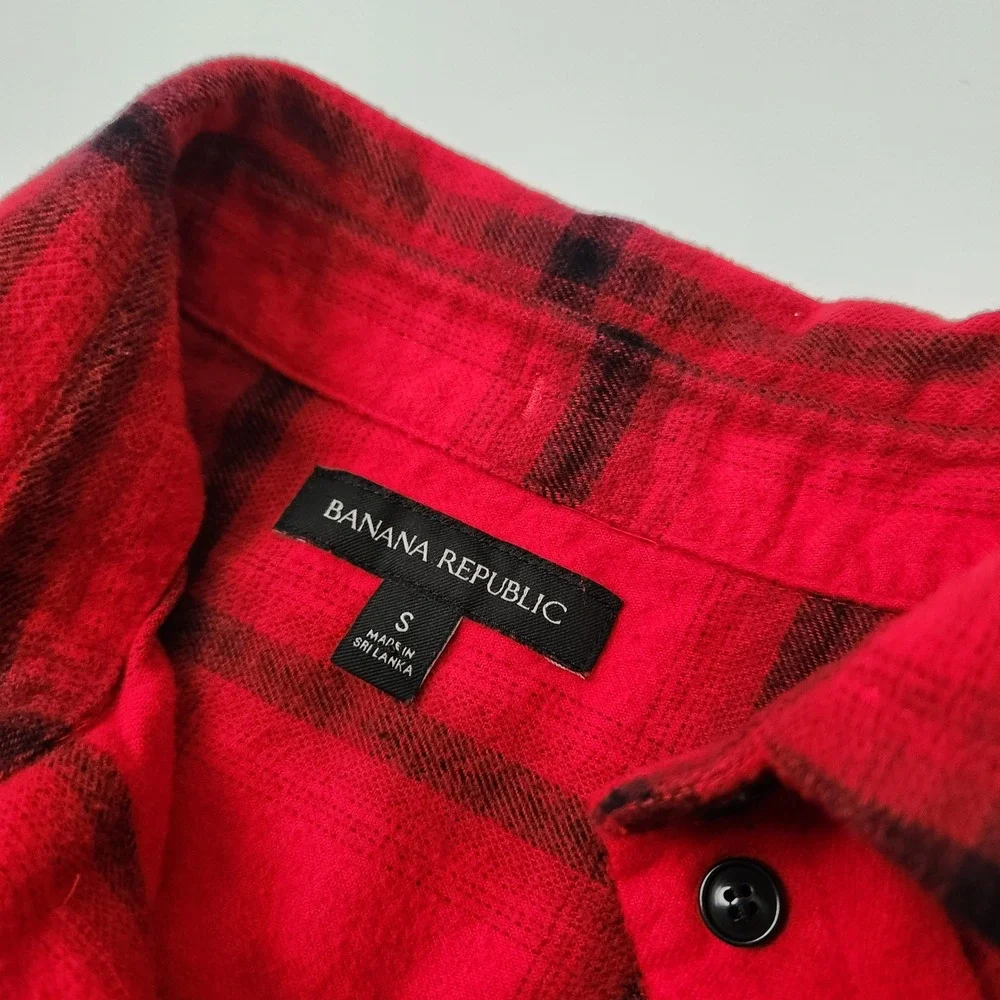 Banana Republic Mens Red Black‎ Plaid Flannel Button Up Shirt Size S